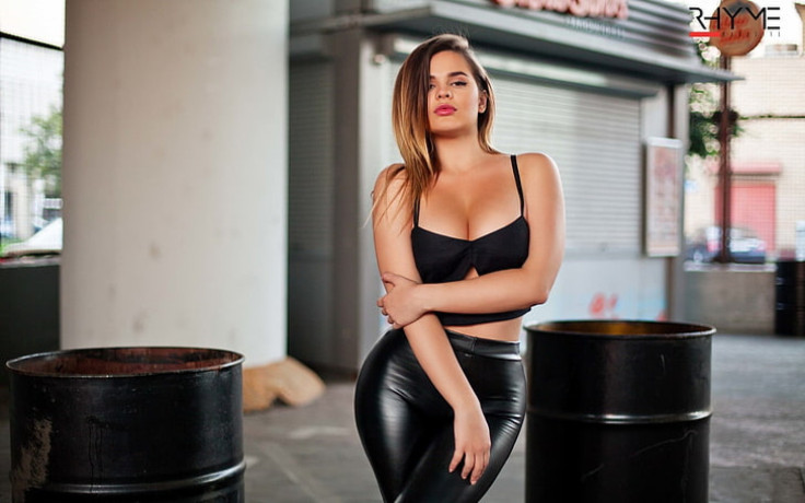 call-girls-in-saket-delhi-247-escorts-service-9220910337-big-0